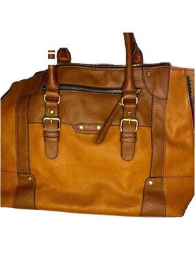 Sole Society Tote Bag, SZ 15.5”x13”x4.5”, Full Zip top, zip sides for expansion,